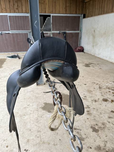 Selle dressage 18 pouces