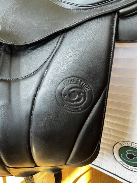 Selle de dressage Forestier 17.5