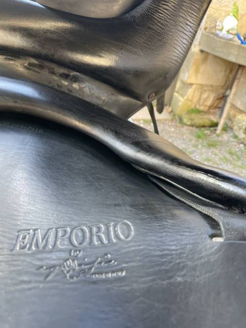 À  VENDRE SELLE DE DRESSAGE ÉQUIPE Emporio