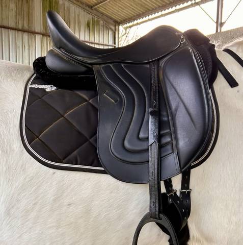 Selle de dressage Eric Thomas