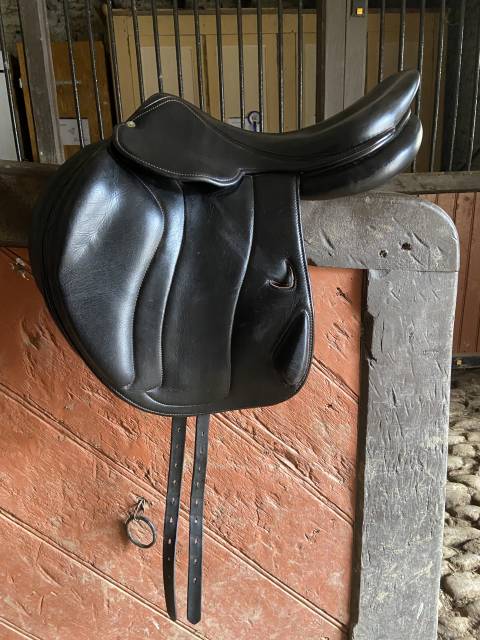 Selle noire SCB 17,5