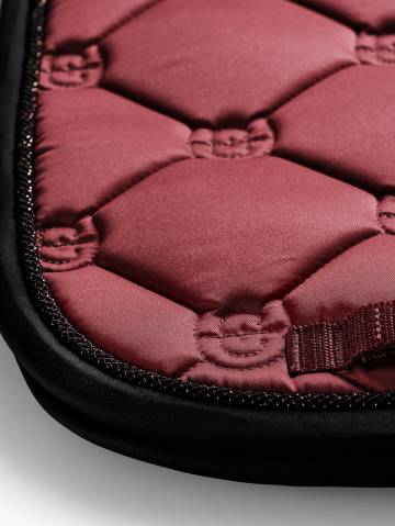 Tapis de selle Soft Rouge DRESSAGE - Equestrian Stockholm