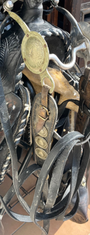 selle américaine de parade cuir métal argent décoratif 