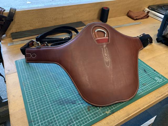 Selle mixte en cuir – Très bon état