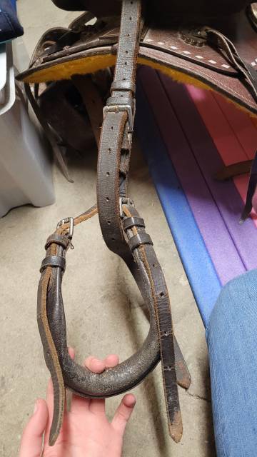 Selle Western enfant avec étriers et croupière