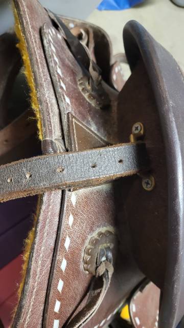 Selle Western enfant avec étriers et croupière