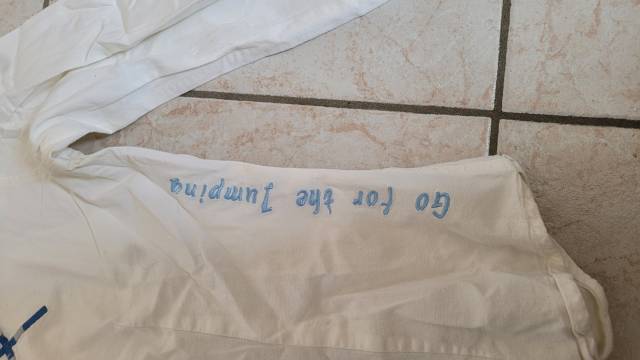 Chemise blanche manche longue avec dessin taille L