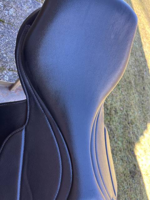 Selle de dressage Norton 