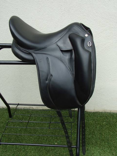 Selle Dressage devoucoux Mendia 17'