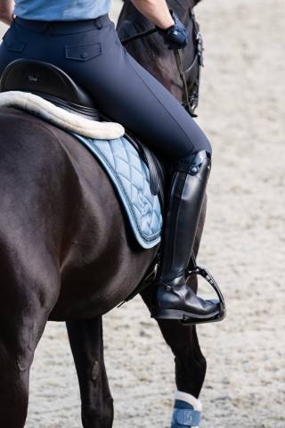 Tapis de selle glossy jewel classic sports 2025 - eskadron - edition limitée