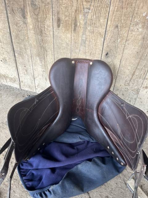 Selle de dressage ANTARES
