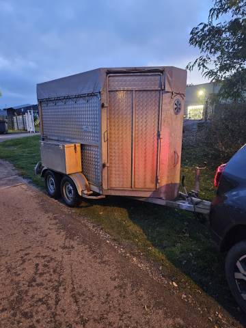 Van tracté bétaillère Magnum, Pratique et robuste