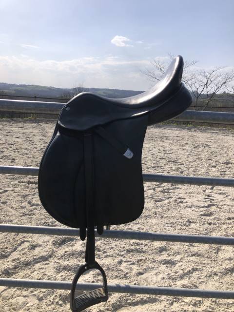 Selle mixte Bates 17 pouces 