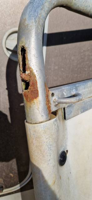 Bas flanc barres de recul et poitrail