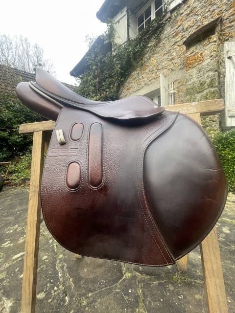 Selle de CSO GBS taille 17 