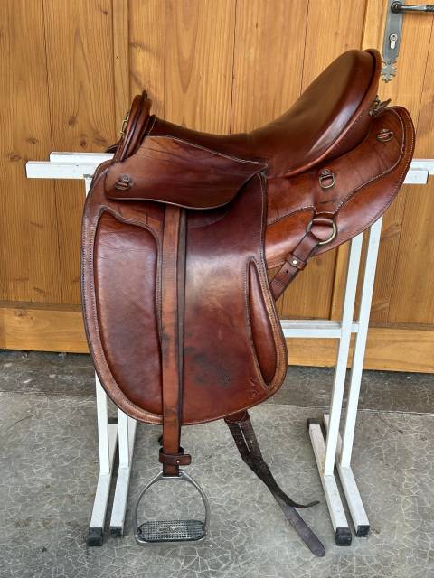 Selle TH Cuir modèle ARVERNE