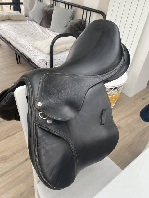 Selle cuir noire Eric Thomas 16,5 pouces 