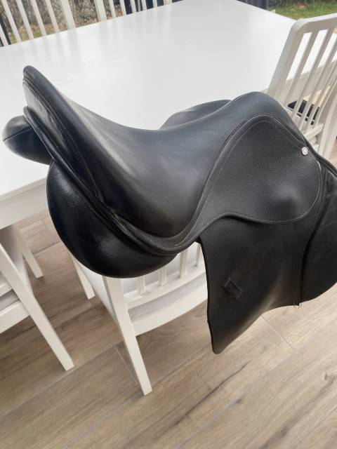 Selle cuir noire Eric Thomas 16,5 pouces 