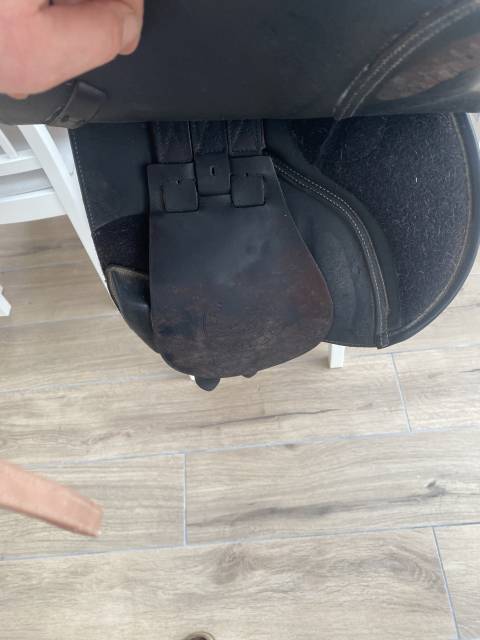 Selle cuir noire Eric Thomas 16,5 pouces 