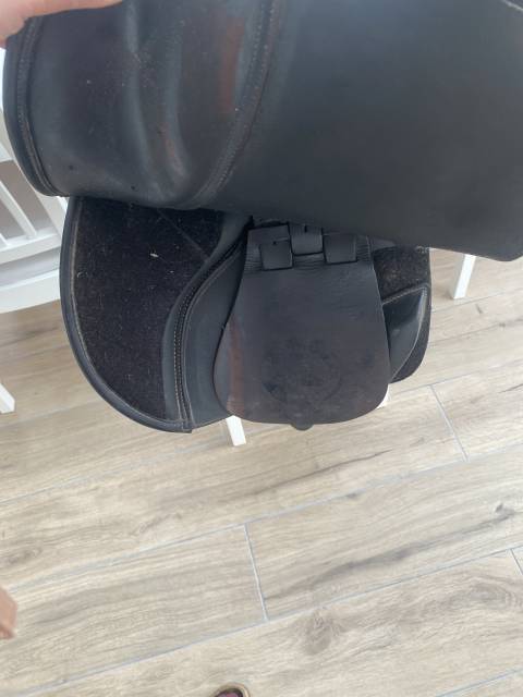Selle cuir noire Eric Thomas 16,5 pouces 