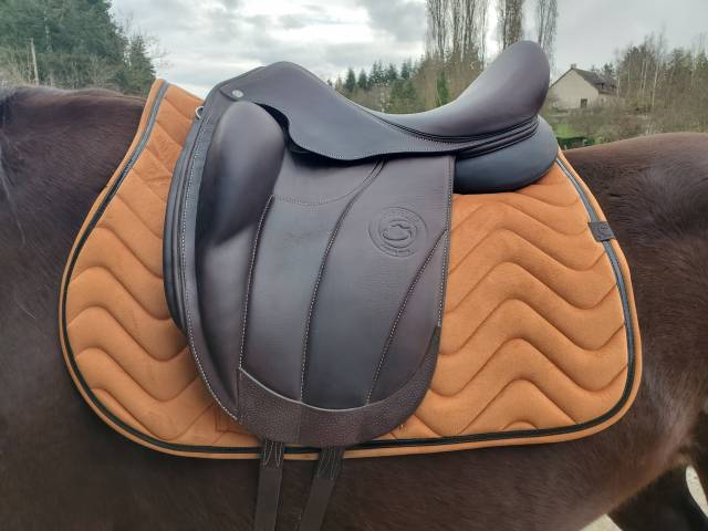 Selle de dressage Forestier, neuve