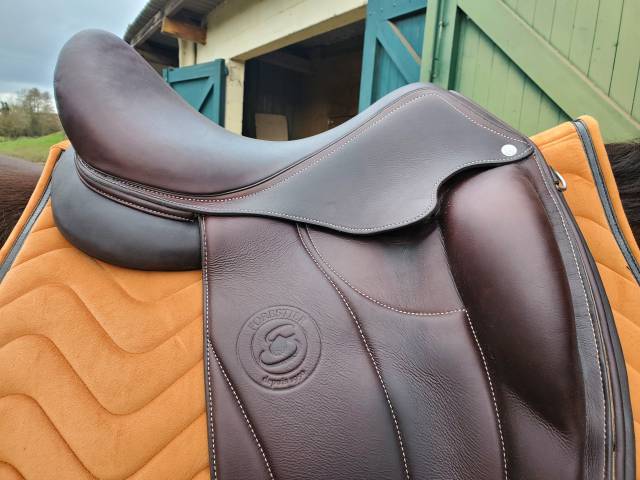 Selle de dressage Forestier, neuve