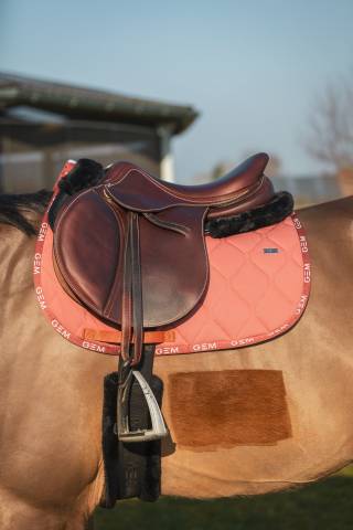 Tapis de selle LOVE Obstacle Rouille - GEM