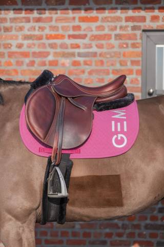 Tapis de selle TEN Framboise OBSTACLE - GEM