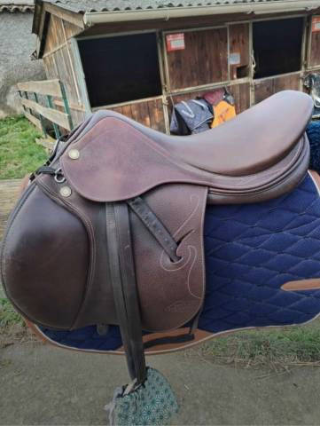 Selle d'obstacle Prestige, taille du siège 17'5