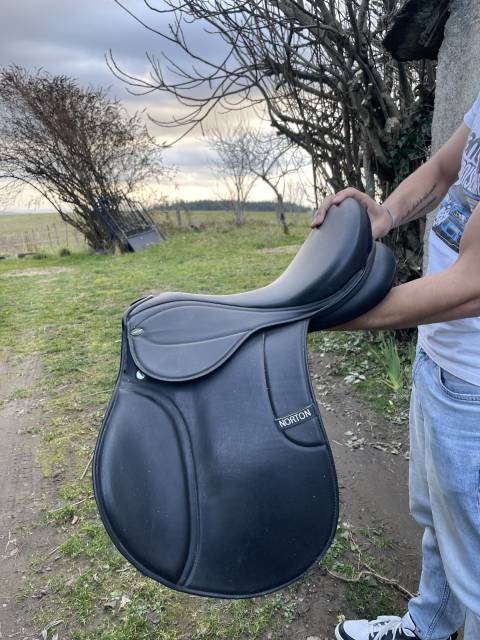 Selle equitation 17 pouces