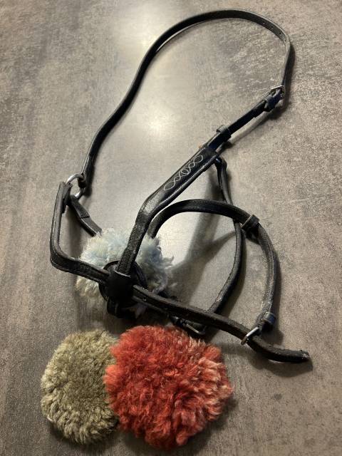 Muserolle croisée avec 3 moutons 