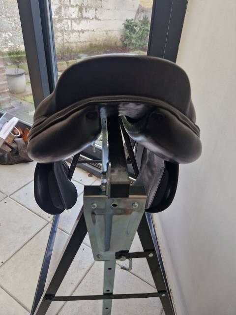 Selle mixte Forestier noir 17"