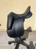 Selle Aulion dressage taille 17"