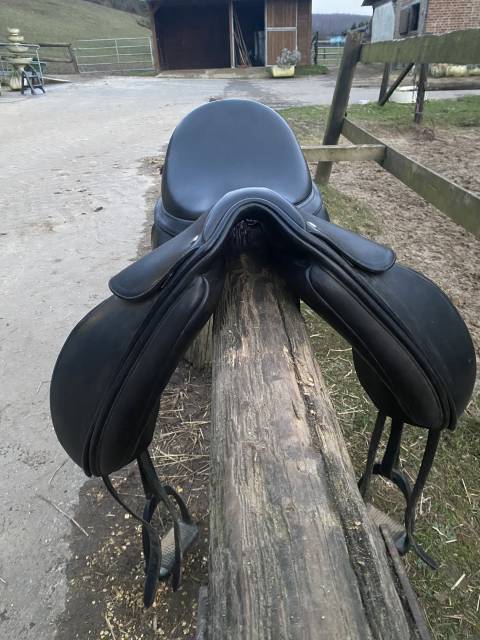 Selle de dressage Bates 