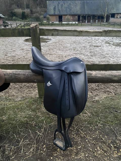 Selle de dressage Bates 