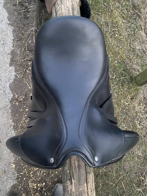 Selle de dressage Bates 