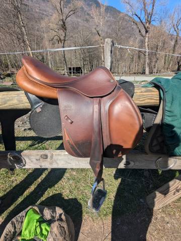 Selle devoucoux 17,5