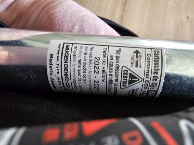 Airbag Hit-air Taille M noir en parfait &eacute;tat + cartouch