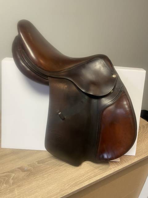 Selle brunet pineau 