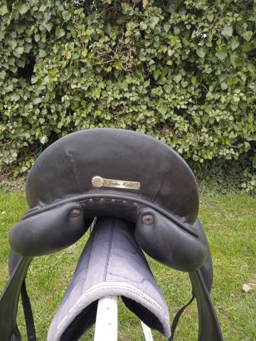Selle dressage Butet noire 17.5