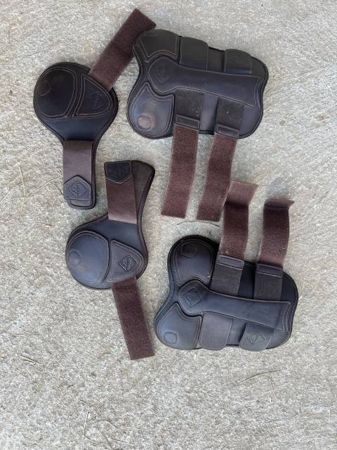 Guêtres et protèges boulets en cuir marron Lemieux
