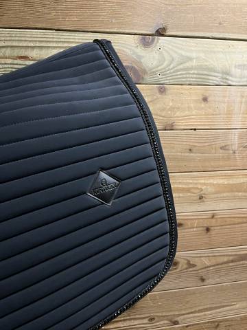 Tapis Kentucky noir Pearls 