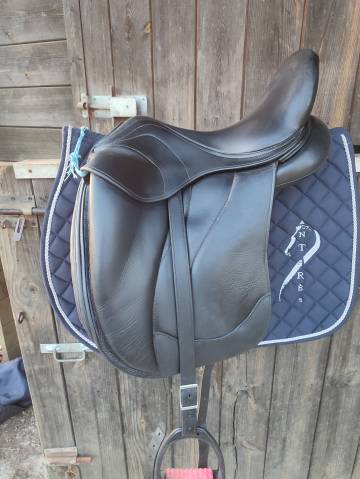 Selle dressage antares concept 16,5