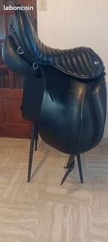 Selle Zaldi royale police doma 17"5