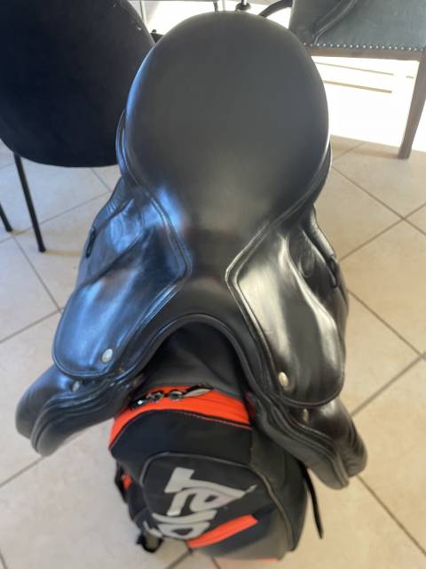 Selle dressage Devoucoux