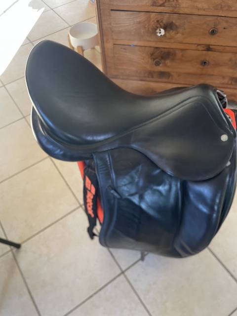 Selle dressage Devoucoux