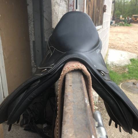 vend selle Fouganza  tres bon état