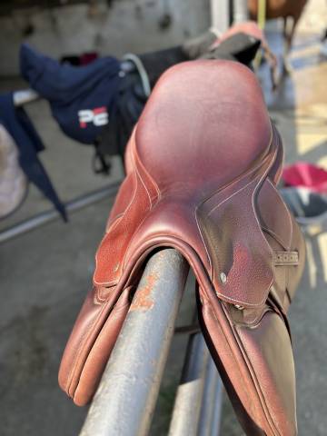 Selle monoquartier Platinium modèle lucyfer 