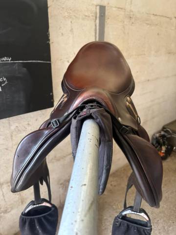 Selle Rebelle 17,5 en très bon état 
