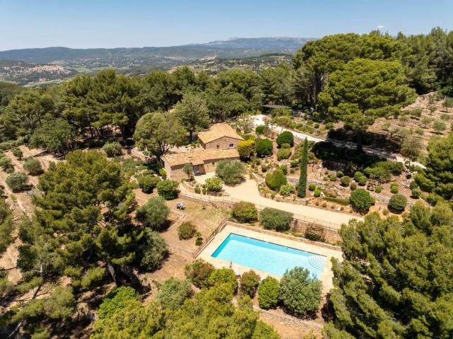 Mas provençal vue mer à 15 min des plages Varoises (83)